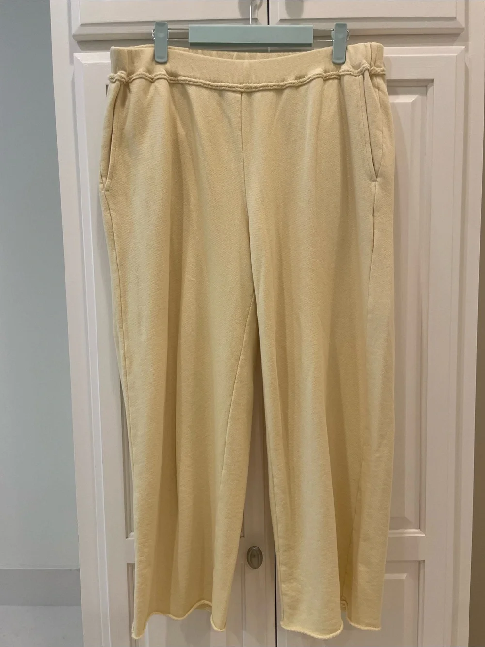 Eileen Fisher 2-piece soft yellow lounge set - Picture 2 of 14